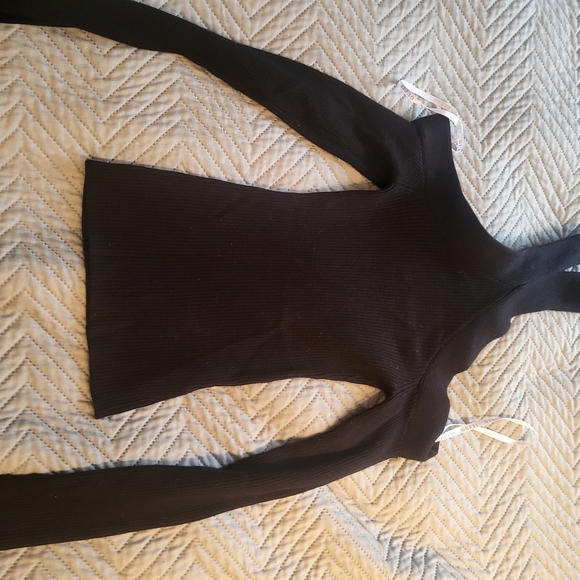 Guess - Picture 2 of 3